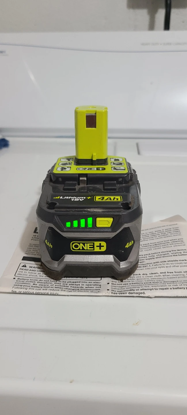 RYOBI 18V 4Ah Battery P108 - Great Condition / Barely Used - photo 4