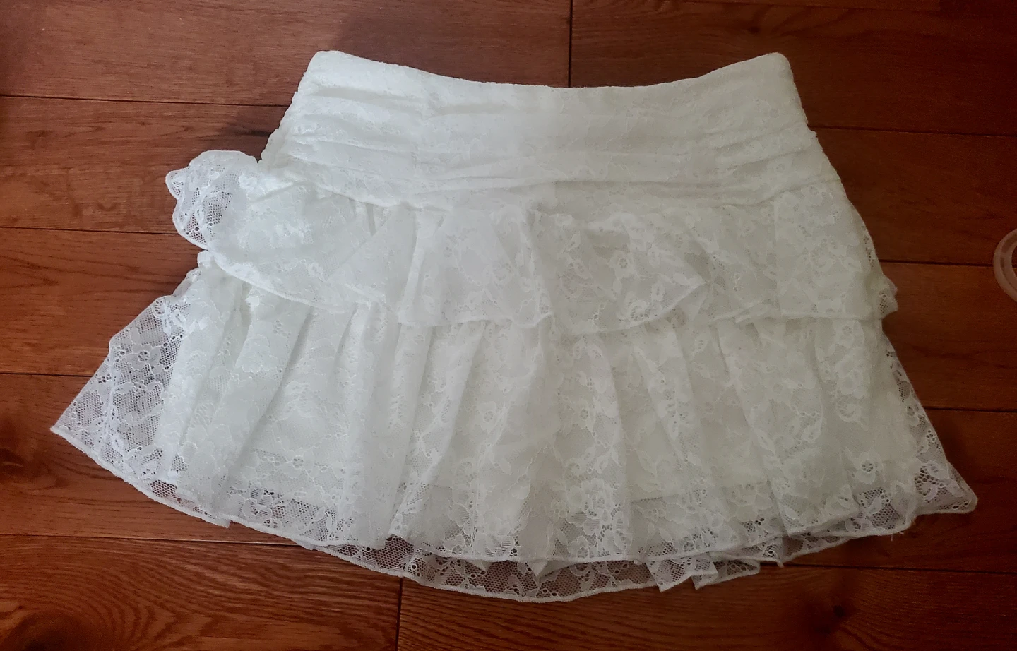 Brand New White Lace Ruffle Mini Skirt - photo 4
