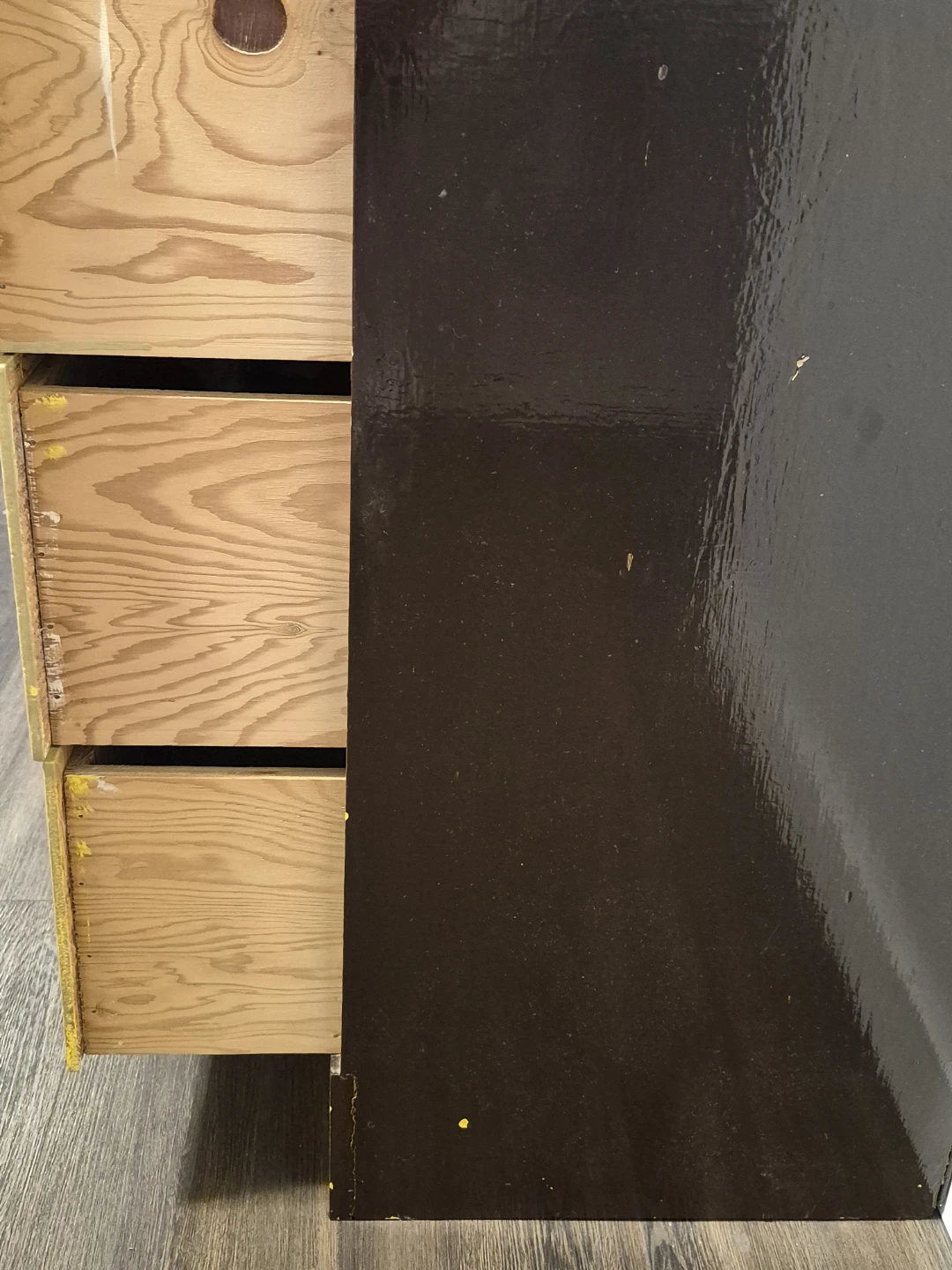 Three-drawer dresser - photo 3