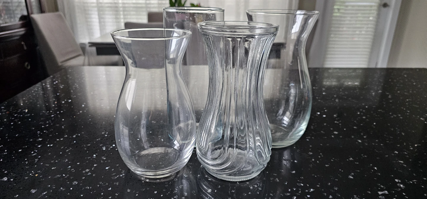 Set of 4 Clear Glass Vases - photo 2