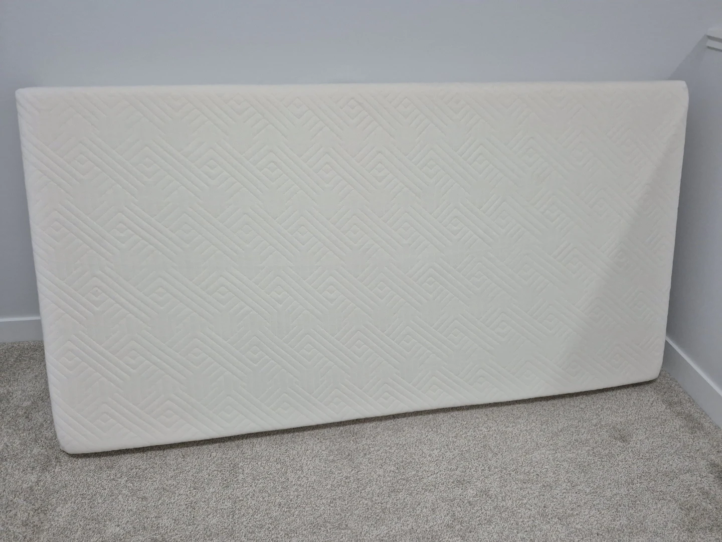 Twin memory foam mattress