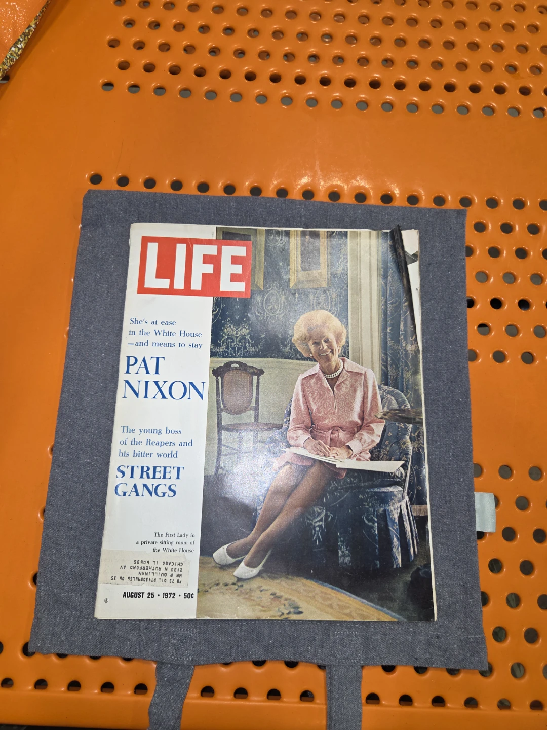 LIFE Magazine - Pat Nixon Cover - August 25, 1972 - photo 2