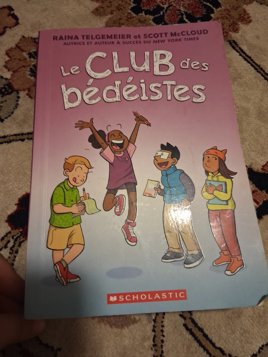 Le Club des bédéistes graphic novel by Raina Telgemeier