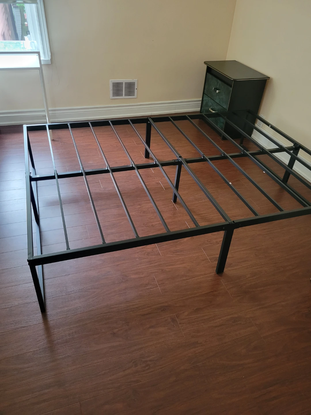 Full metal bed frame - photo 2
