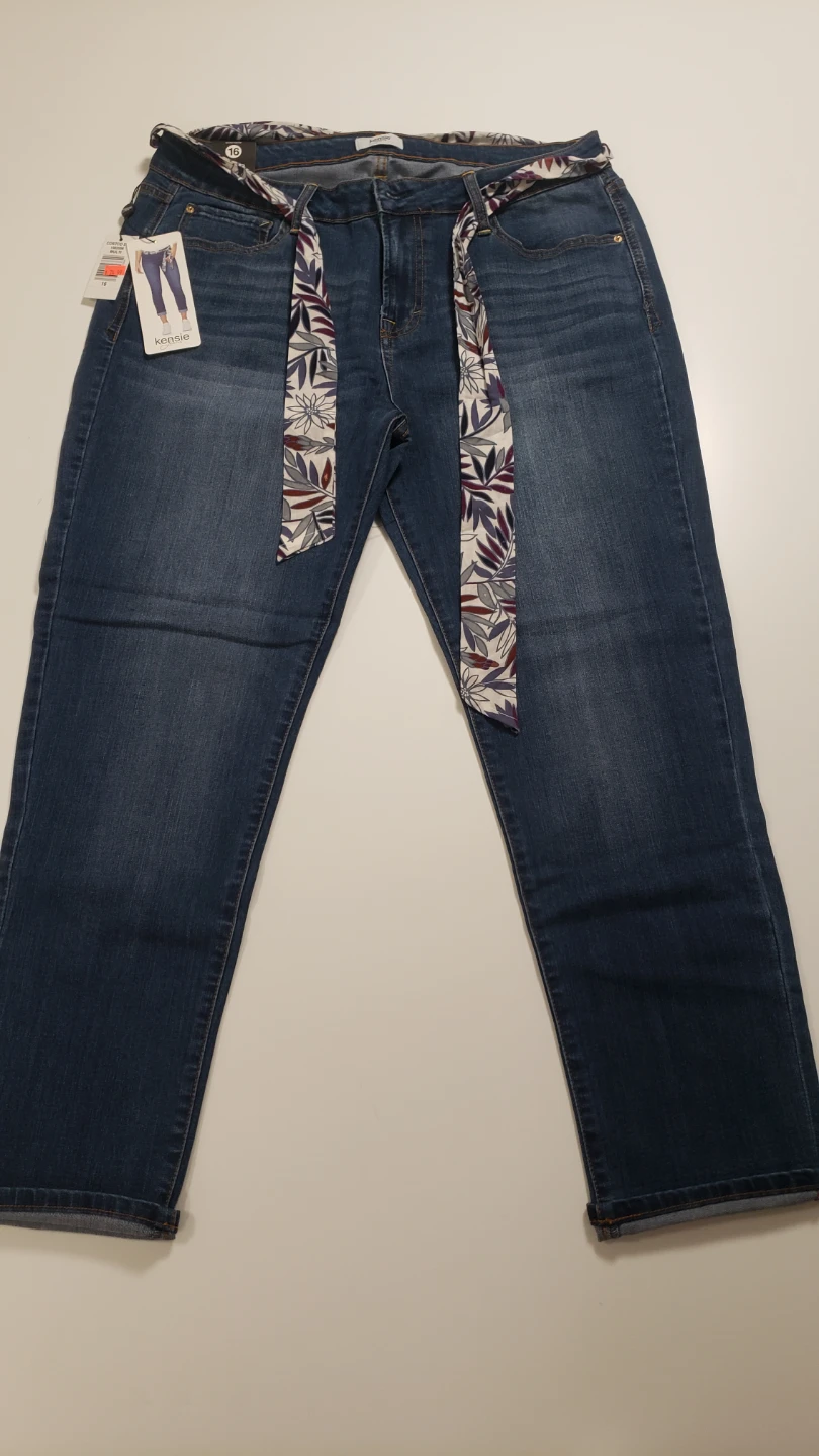 Brand new Women's Kensie Jeans Women's Size 16