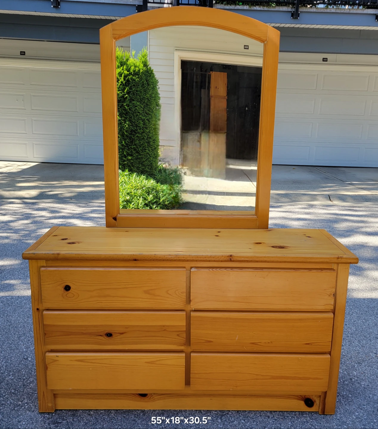 Beautiful Solid Pine 6-Drawer Dresser with Detachable Mirror - photo 2