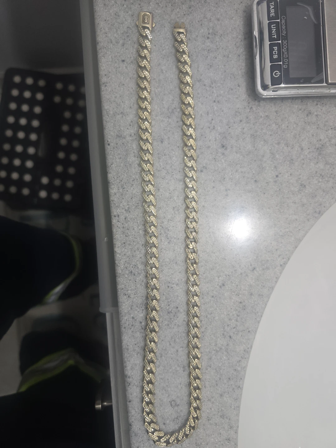 10k cuban Monaco diamond cut 7mm wide 28.38grams 22 inch long