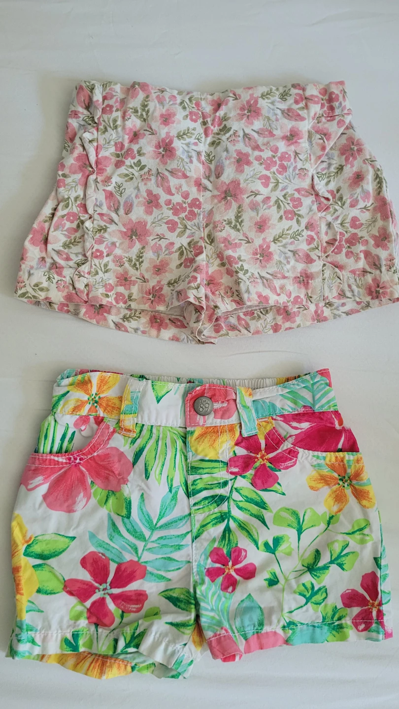 2Y Girls Floral Shorts