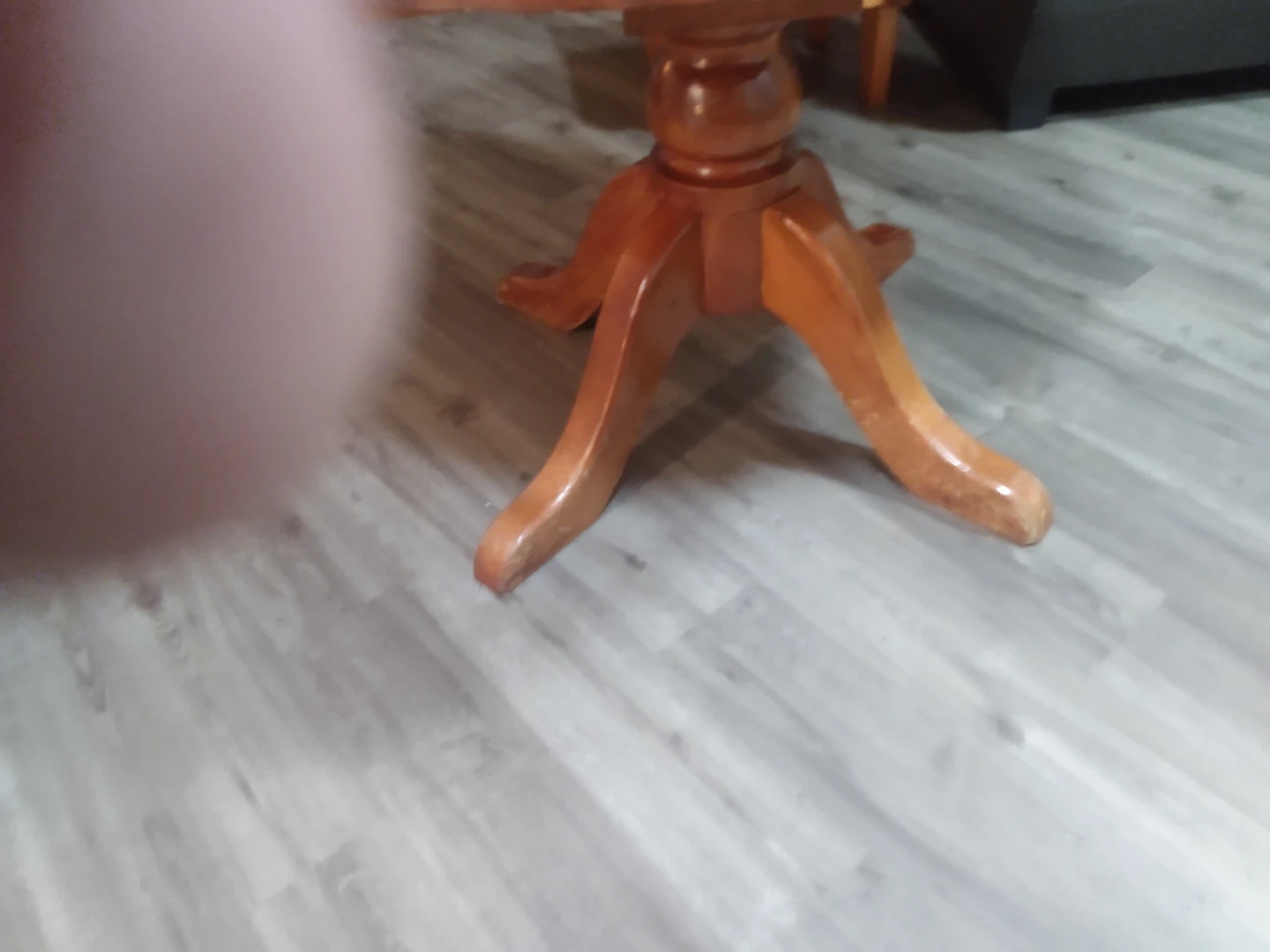 Round Wooden Pedestal Dining Table - photo 3
