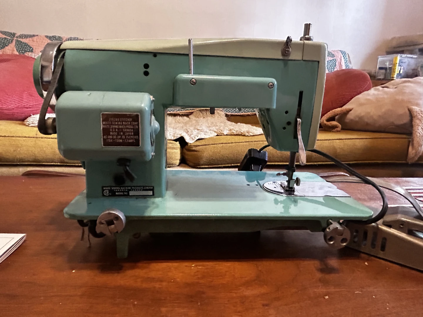 WHITE Zig Zag Sewing Machine Model 3355 - photo 3