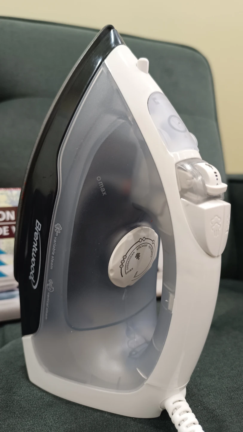 Brentwood Steam Iron - photo 3