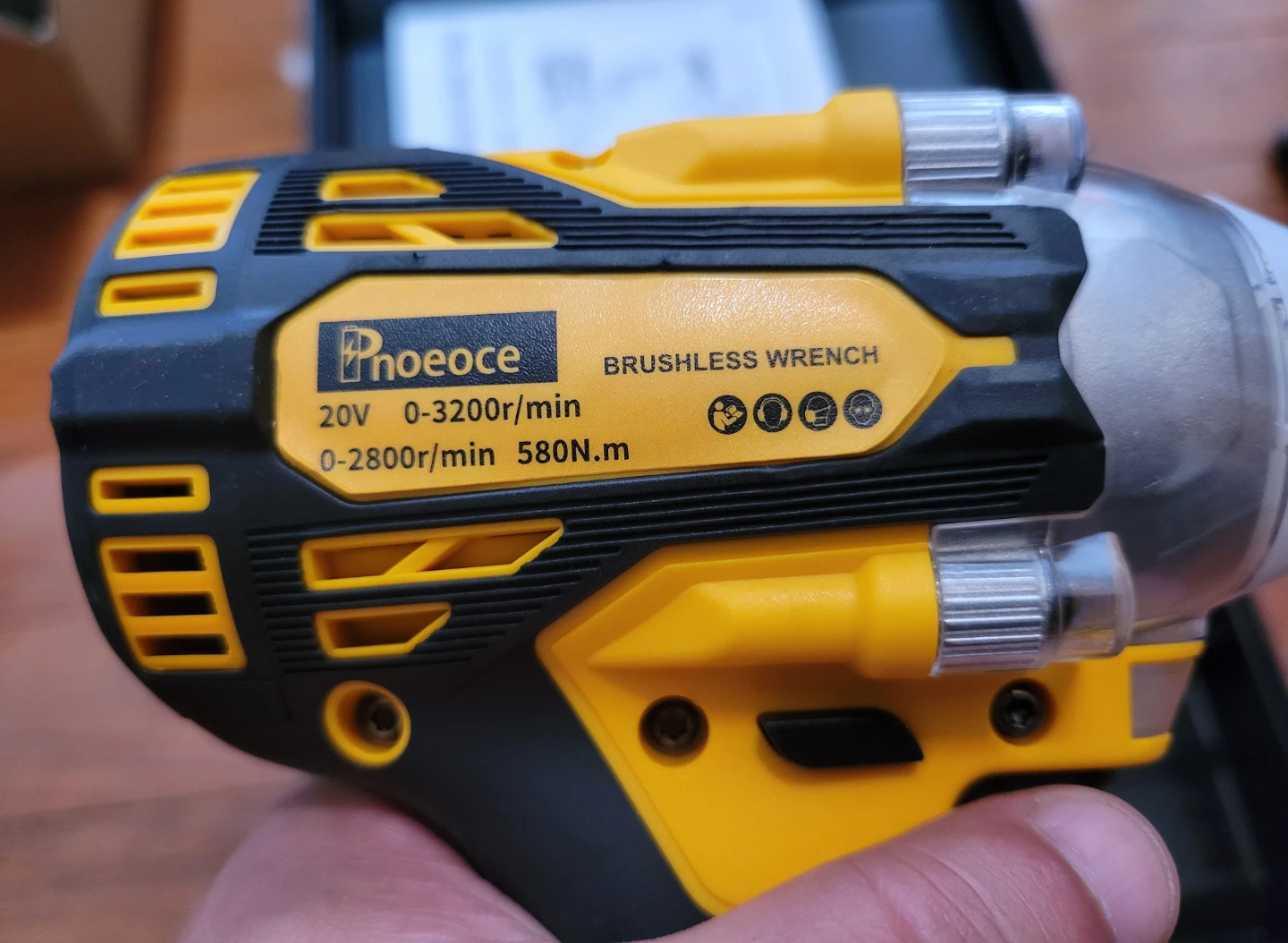 NEW Impact Wrench with 2 Batteries 4.0Ah & accessories - photo 3