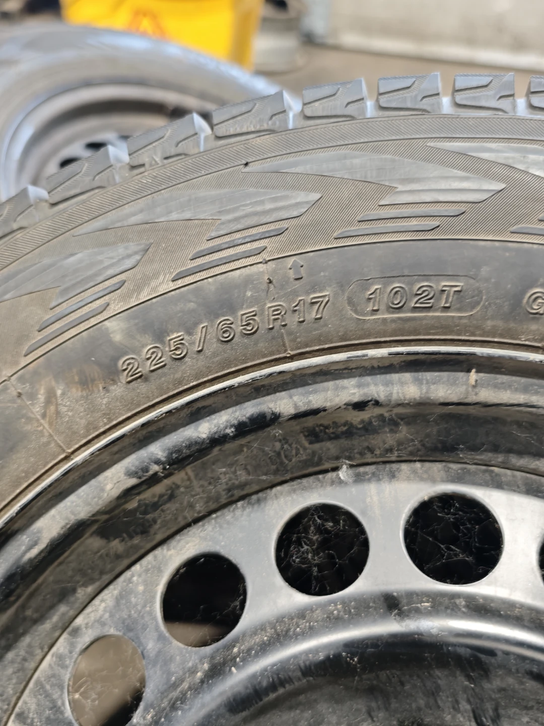 17" Yokohama iceGUARD G075 Winter Tires with Rims (225/65R17) - photo 2