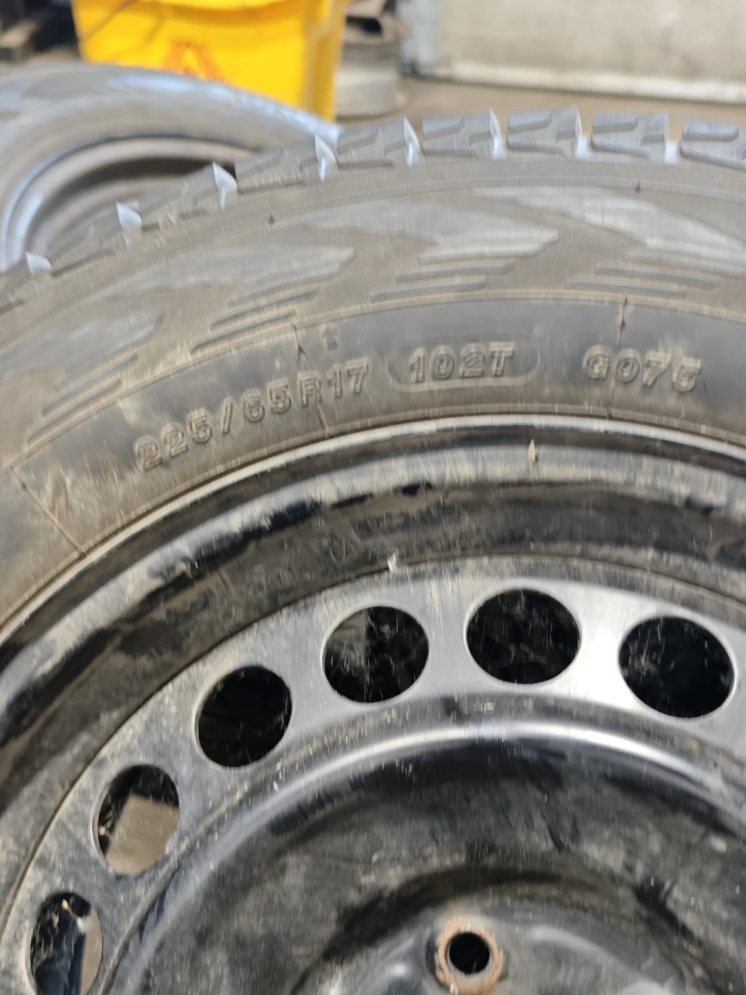 17" Yokohama iceGUARD G075 Winter Tires with Rims (225/65R17) - photo 3