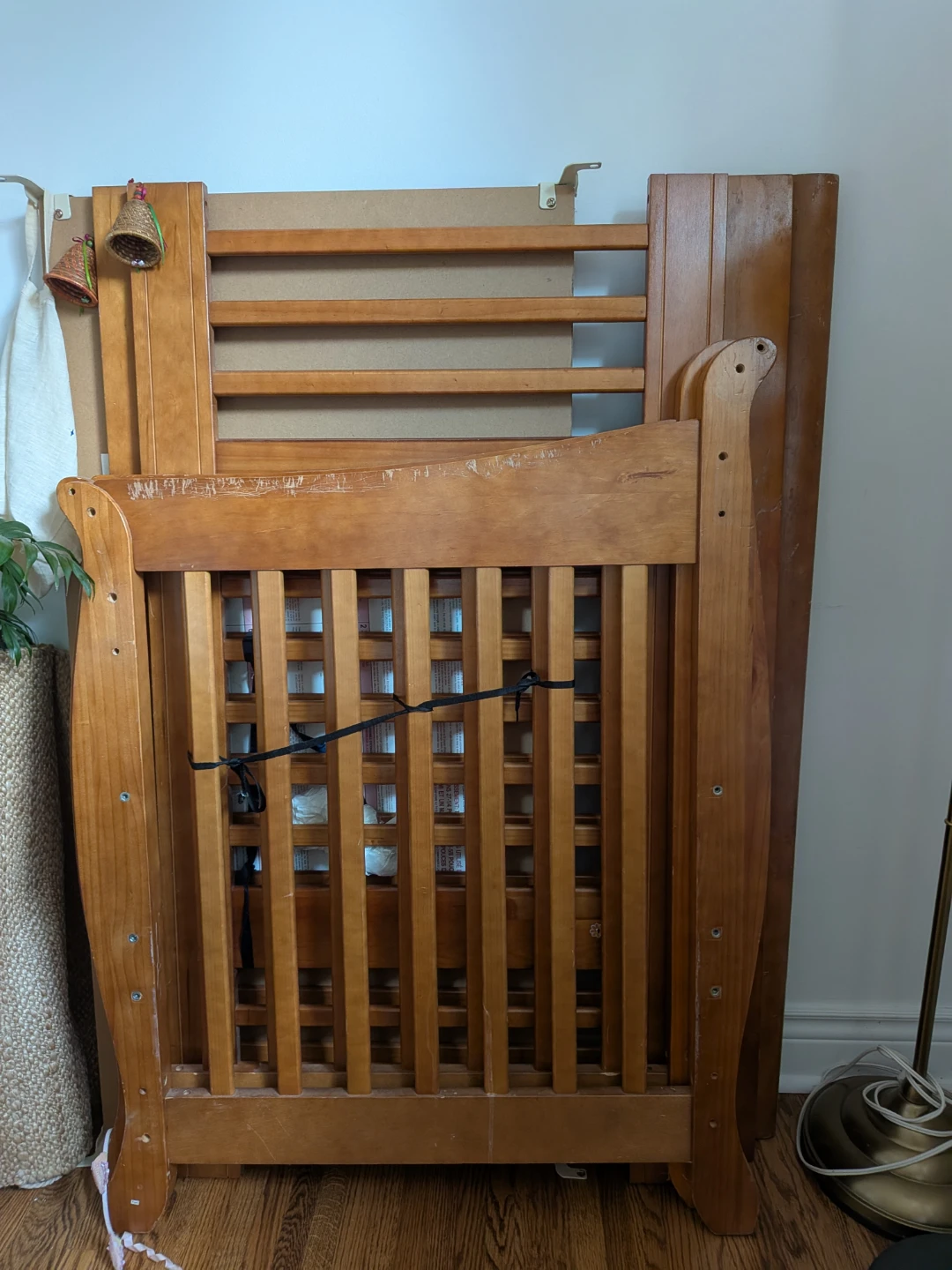 Wooden Crib Adjustable Height