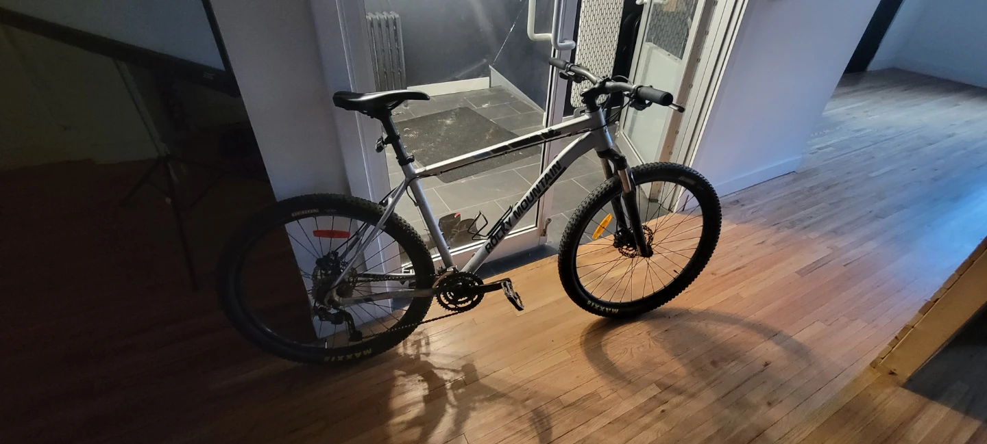 2017 Rocky Mountain Soul 710 Mountain Bike
