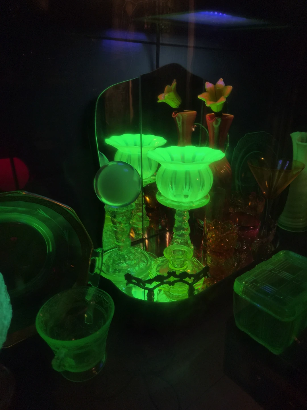 UV reactive glass trade
