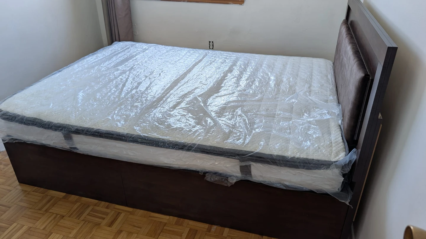 Dark Wood Platform Bed Frame with Headboard - photo 2