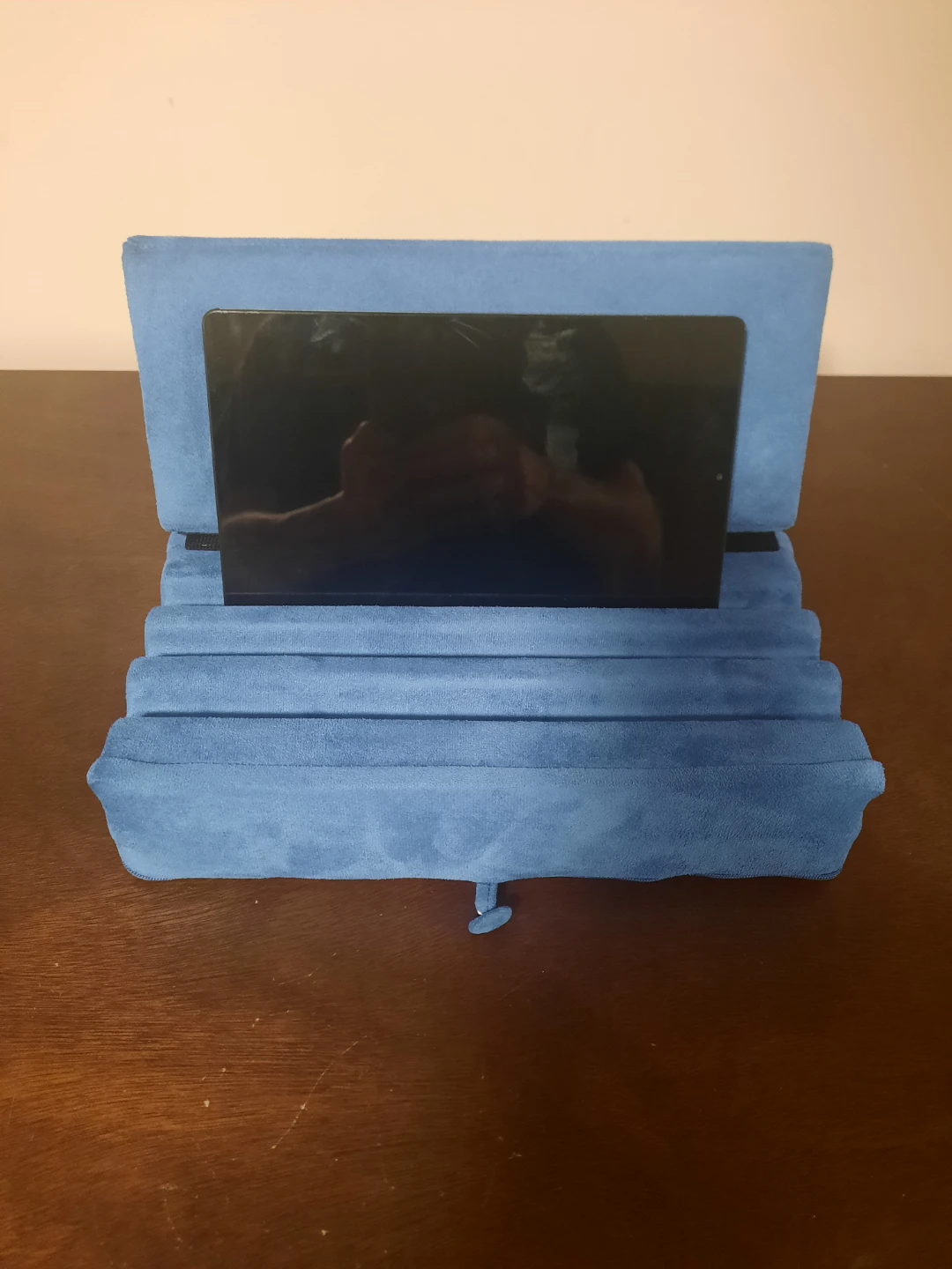 Foldable Tablet Pillow Stand - photo 2