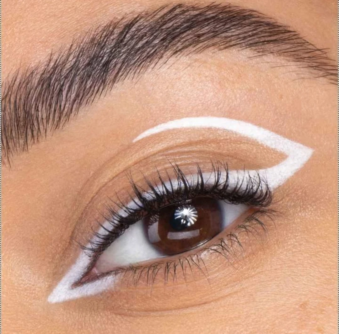 R.E.M. Beauty At the Borderline Gel Eyeliner Pencil - photo 2