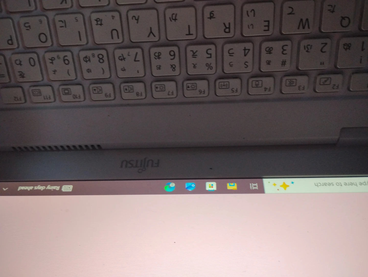 Fujitsu Lifebook UH90/C3 Laptop - photo 3