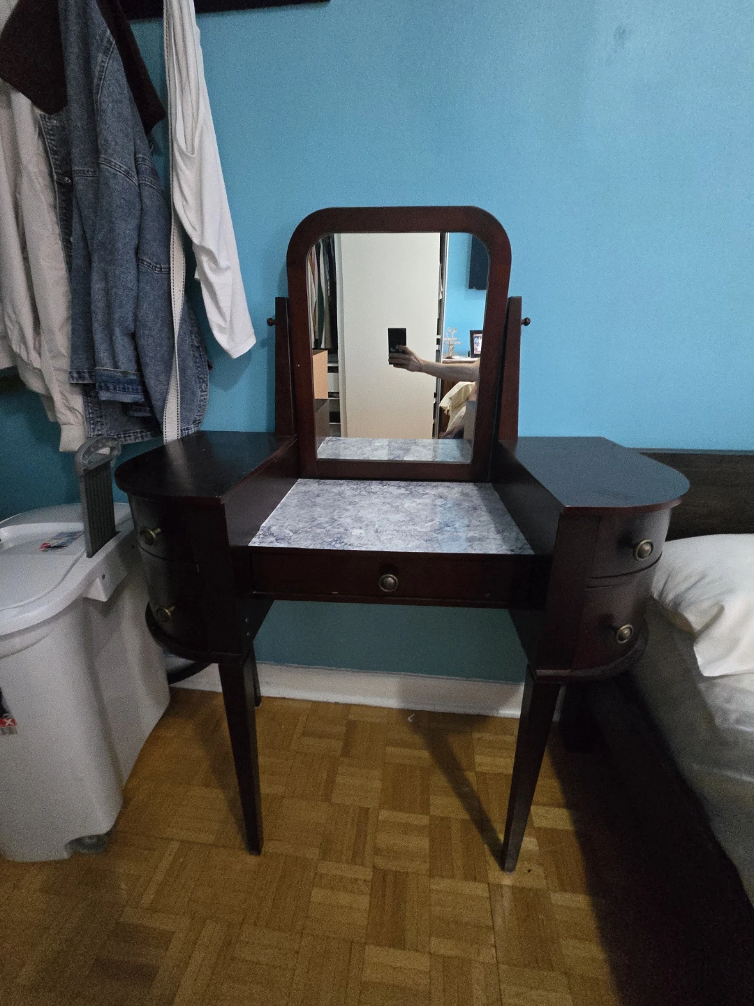 Vanity Table with Mirror