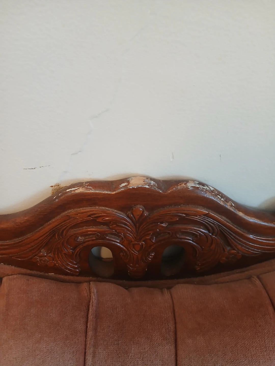 Vintage Tufted Sofa - photo 3