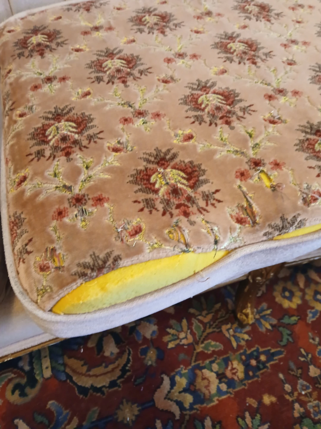 Vintage Tufted Sofa - photo 4