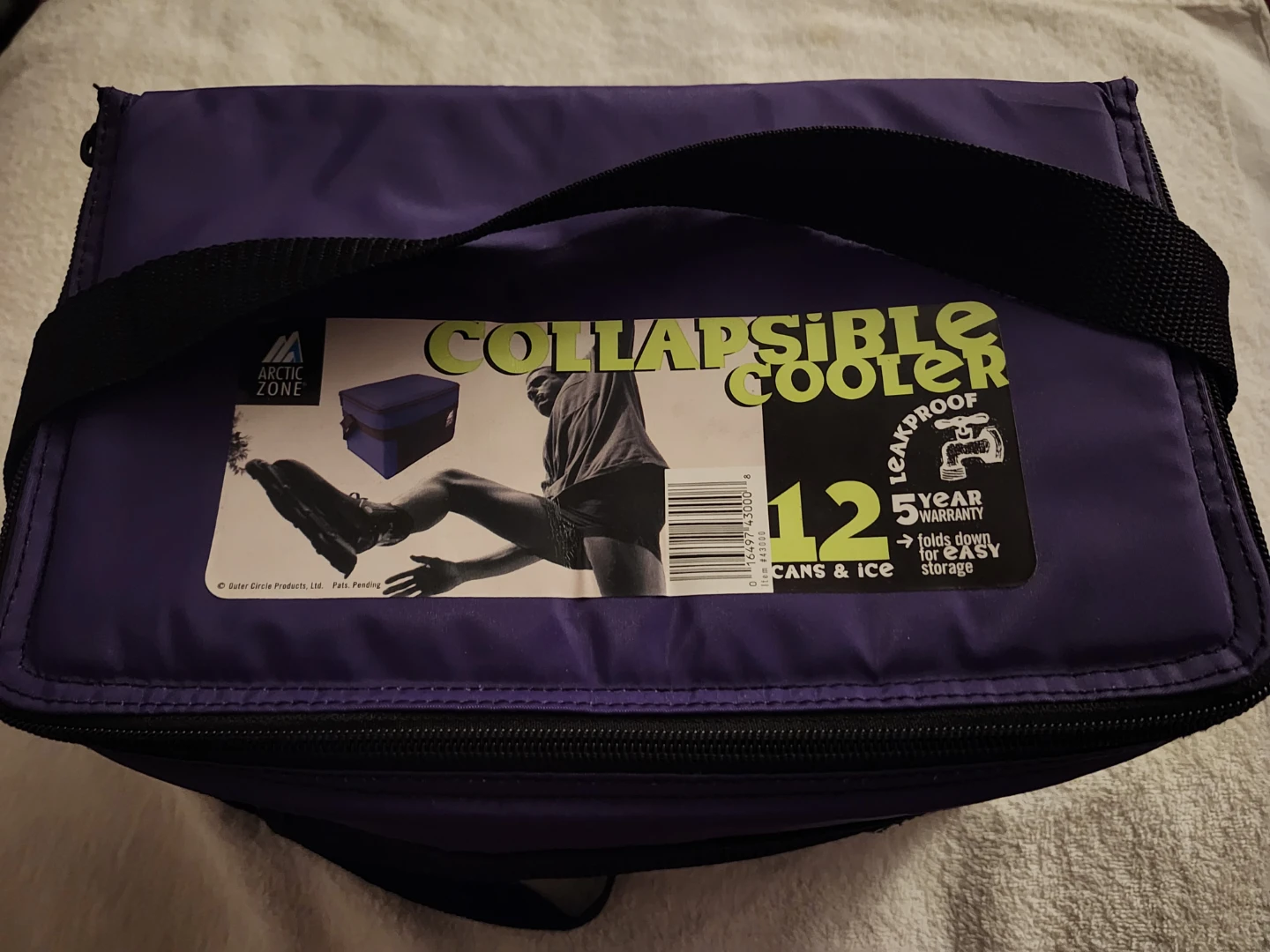 NEW COLLAPSABLE COOLER. PURPLE + BLACK. Fits 12 Cans, ice, lunch