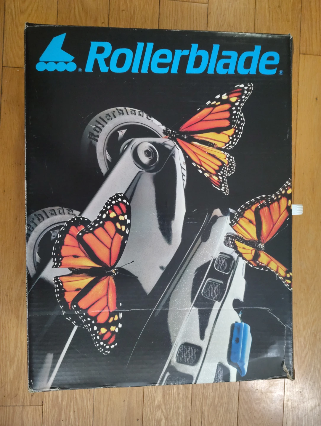 Rollerblades with roller blade standard protective pack. - photo 2