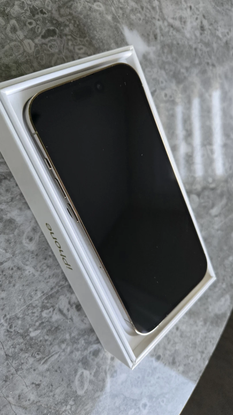 Gold Unlocked Iphone 14 Pro 256gb Mint Condition - photo 2