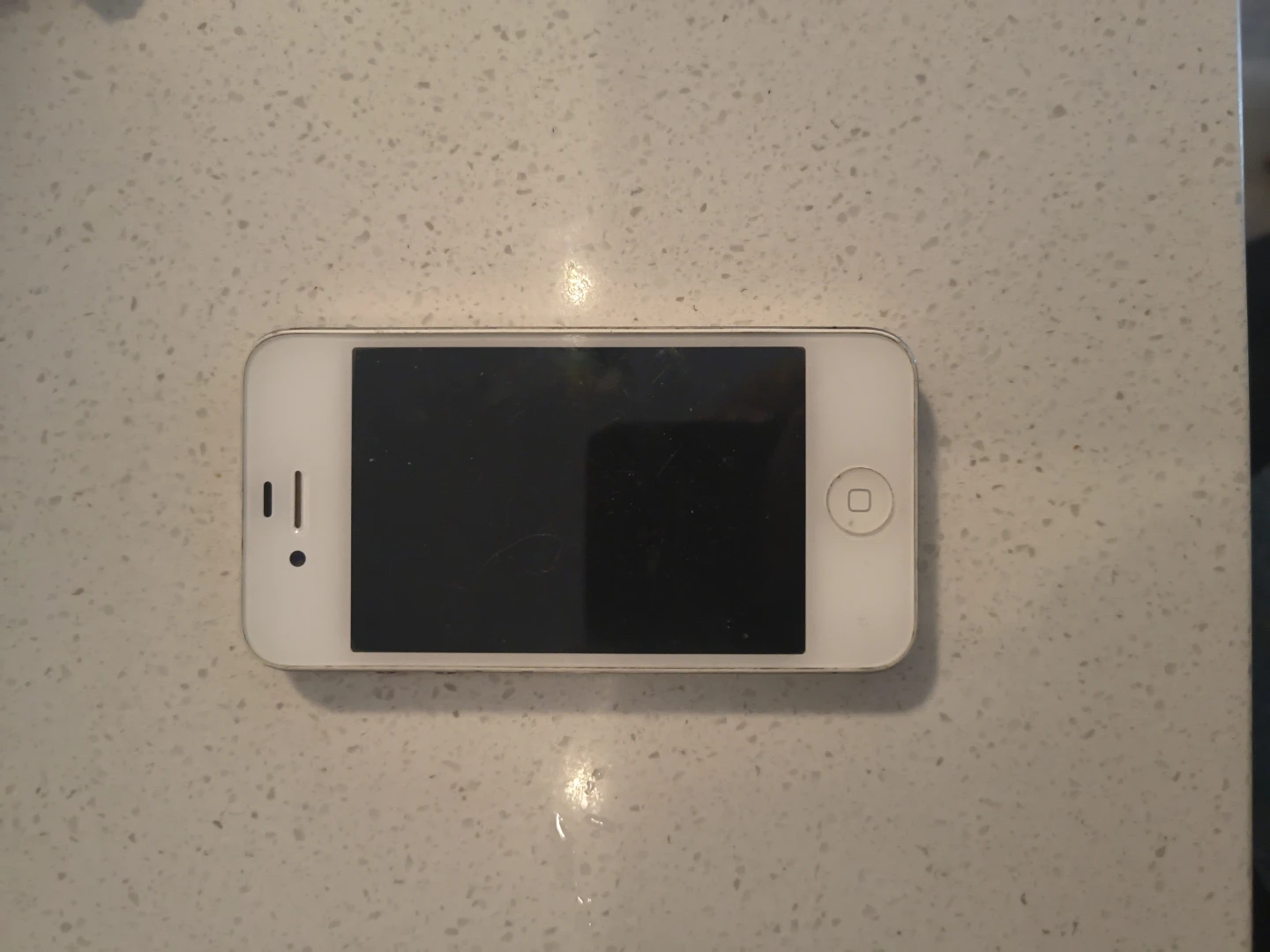White Apple iPhone 4S