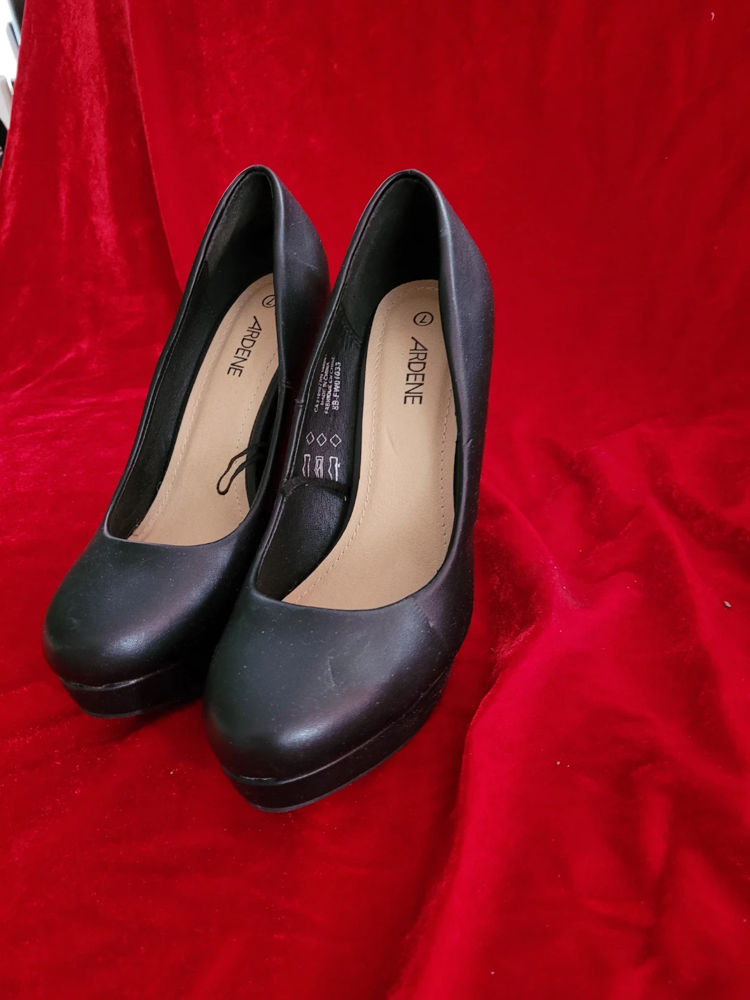 Never worn - Ardene Black Faux Leather Platform Heels - Size 7 - photo 3