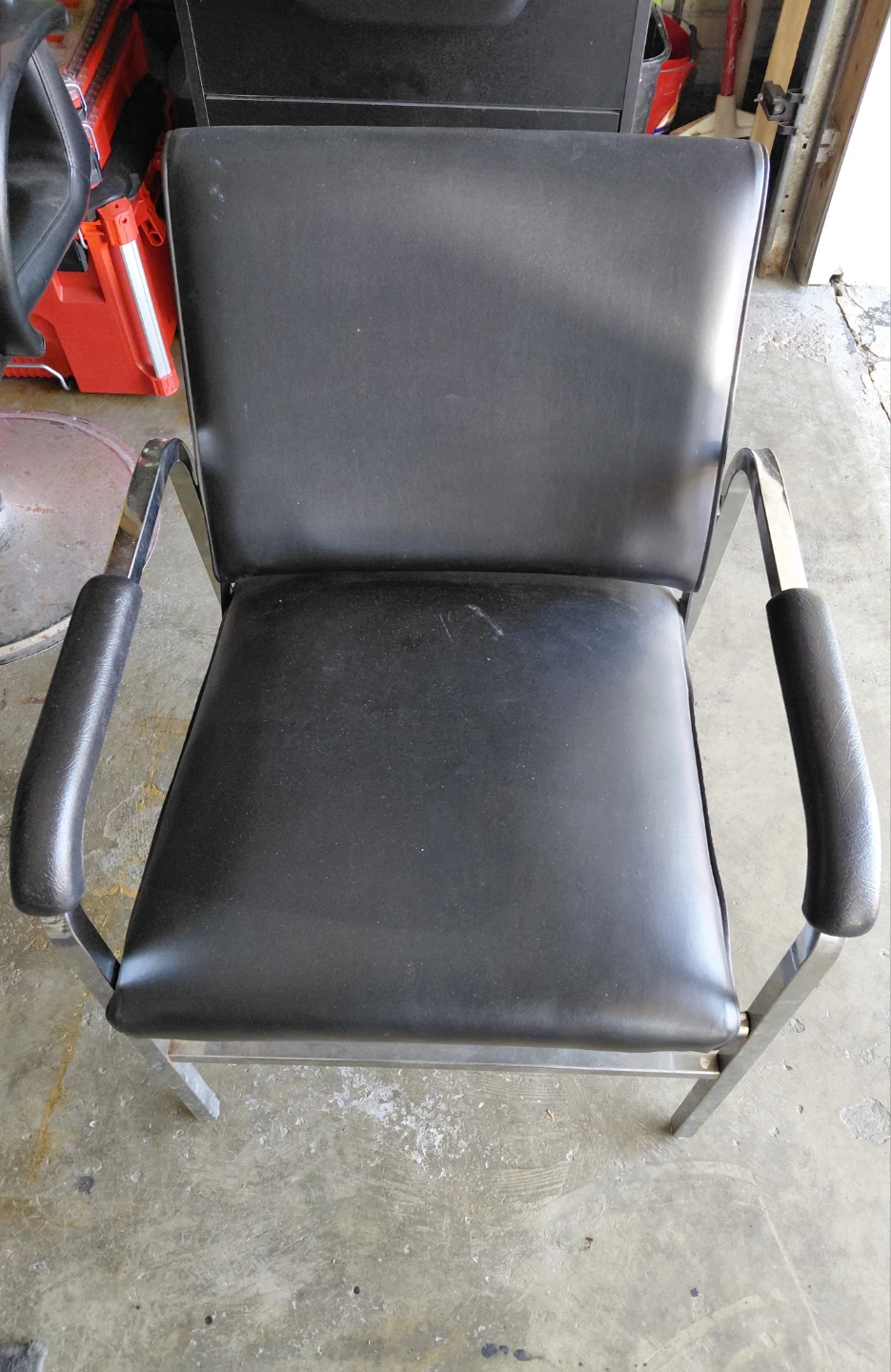 Black Salon Chair and Sink Station - photo 2