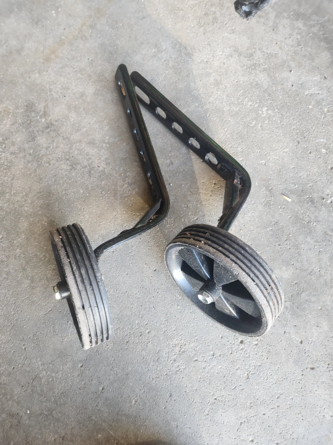 Universal Bicycle Training Wheels