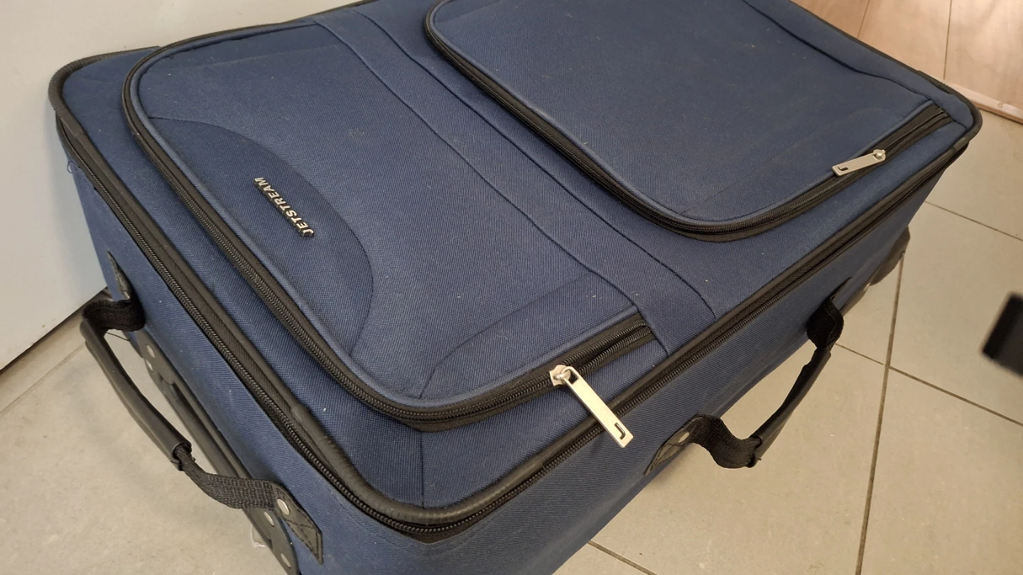 Jetstream Blue medium sized suitcase 40cmx60cmx22cm - photo 2