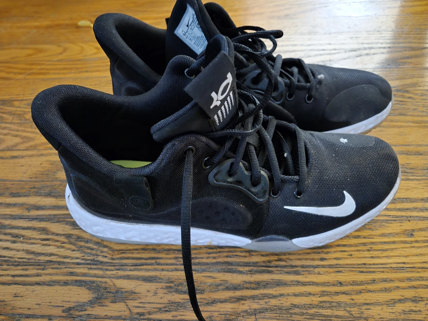 Nike Fly by 2 Basketball Shoes