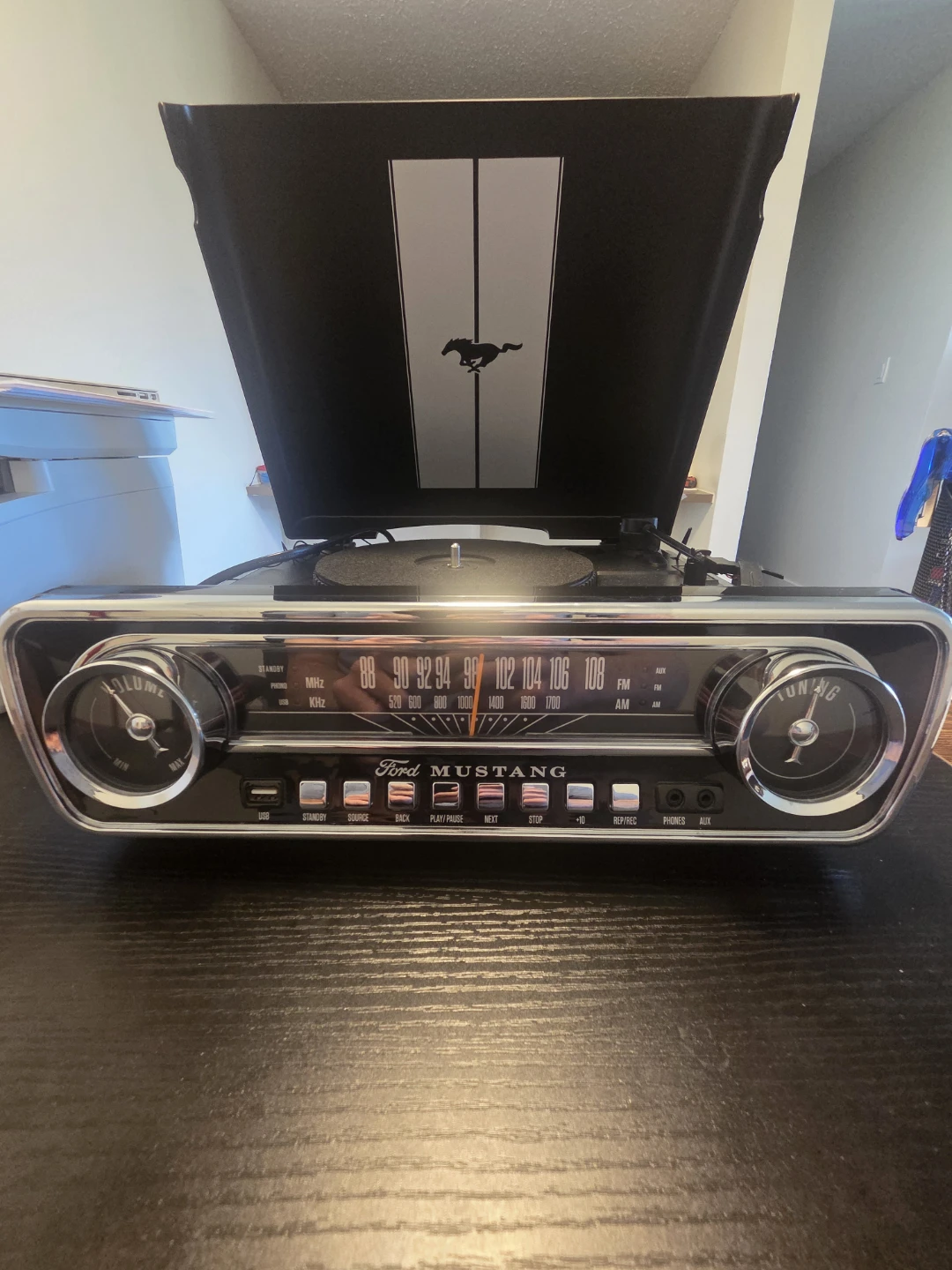 Classic mustang style record player/ radio - photo 4
