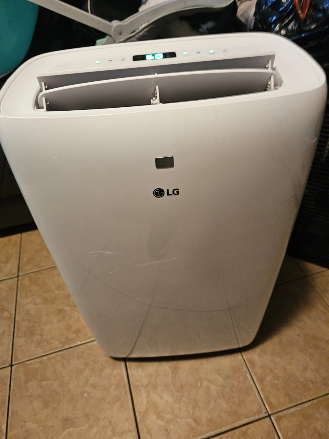 LG Portable Air Conditioner 10000 voltios