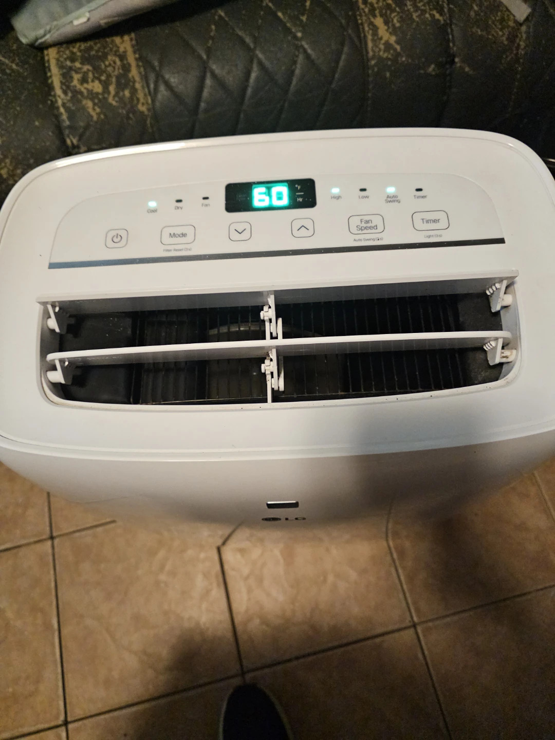 LG Portable Air Conditioner 10000 voltios - photo 2