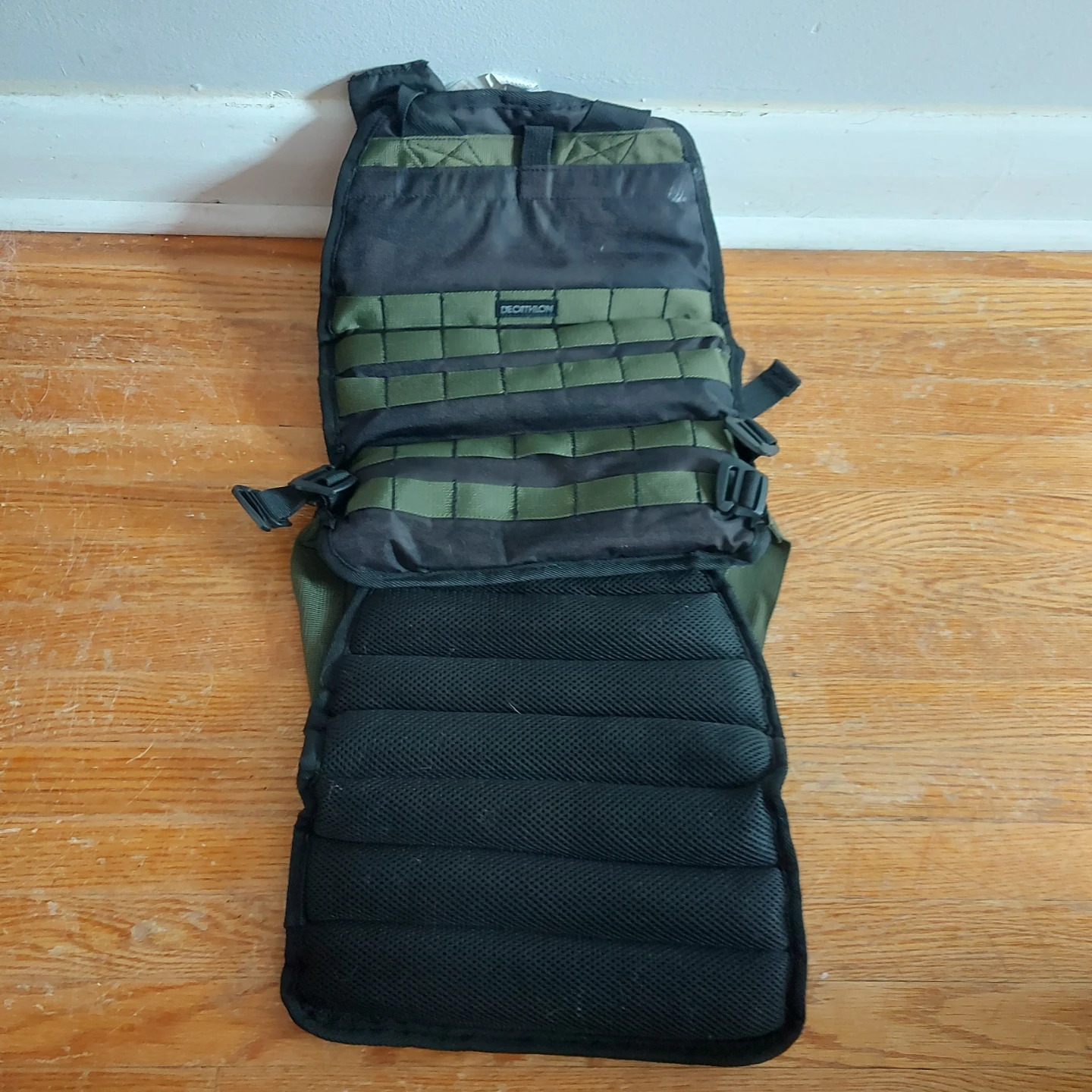 Decathlon Weighted Vest with 4x 1kg Weights - Total 10kg (22 lb) - photo 3