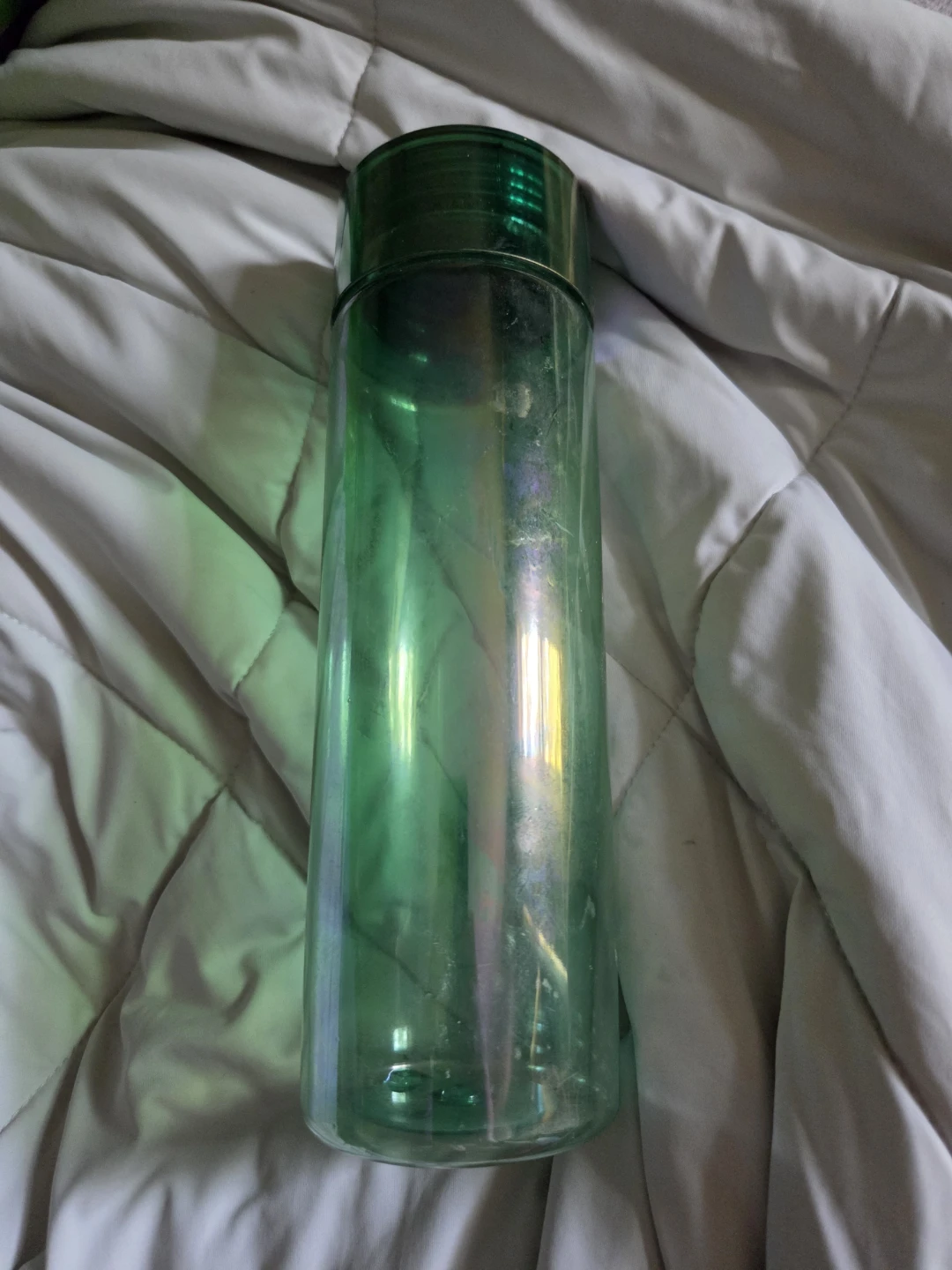 New 30 oz Green Water Bottle