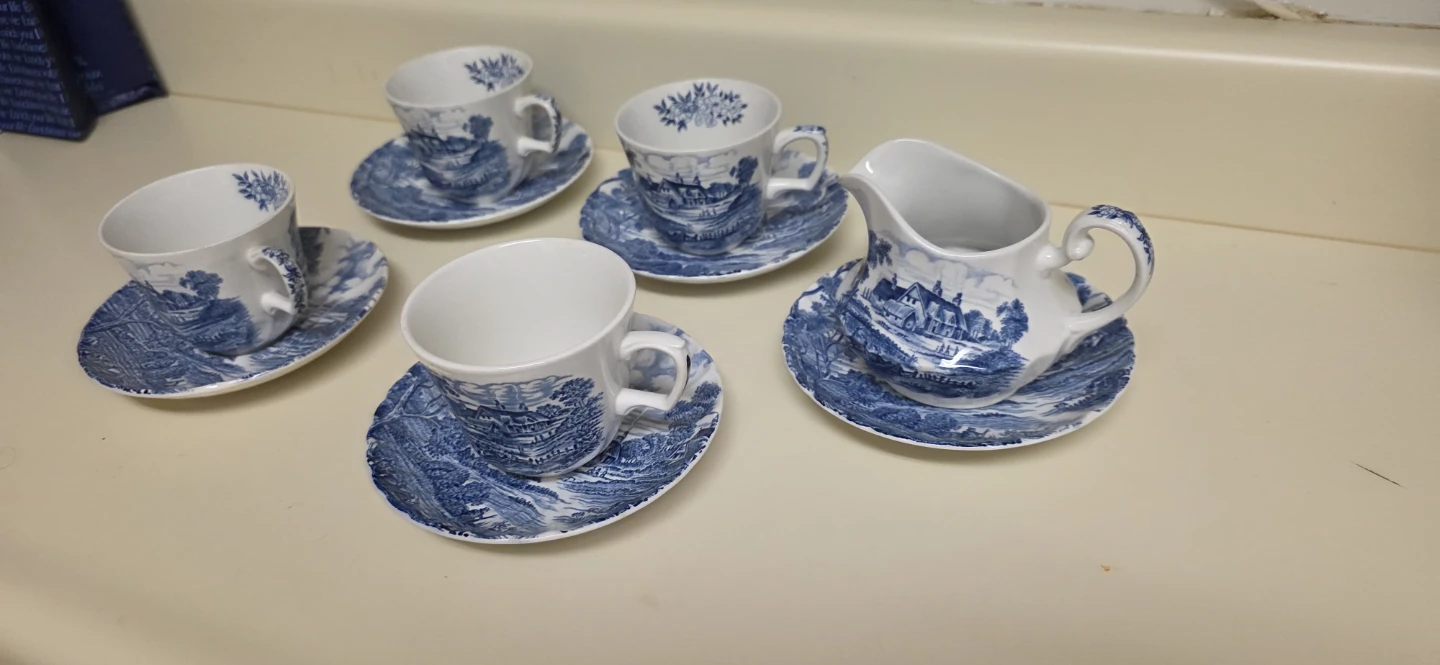 Vintage Blue Willow Teacup and Saucer Set with Creamer - photo 2