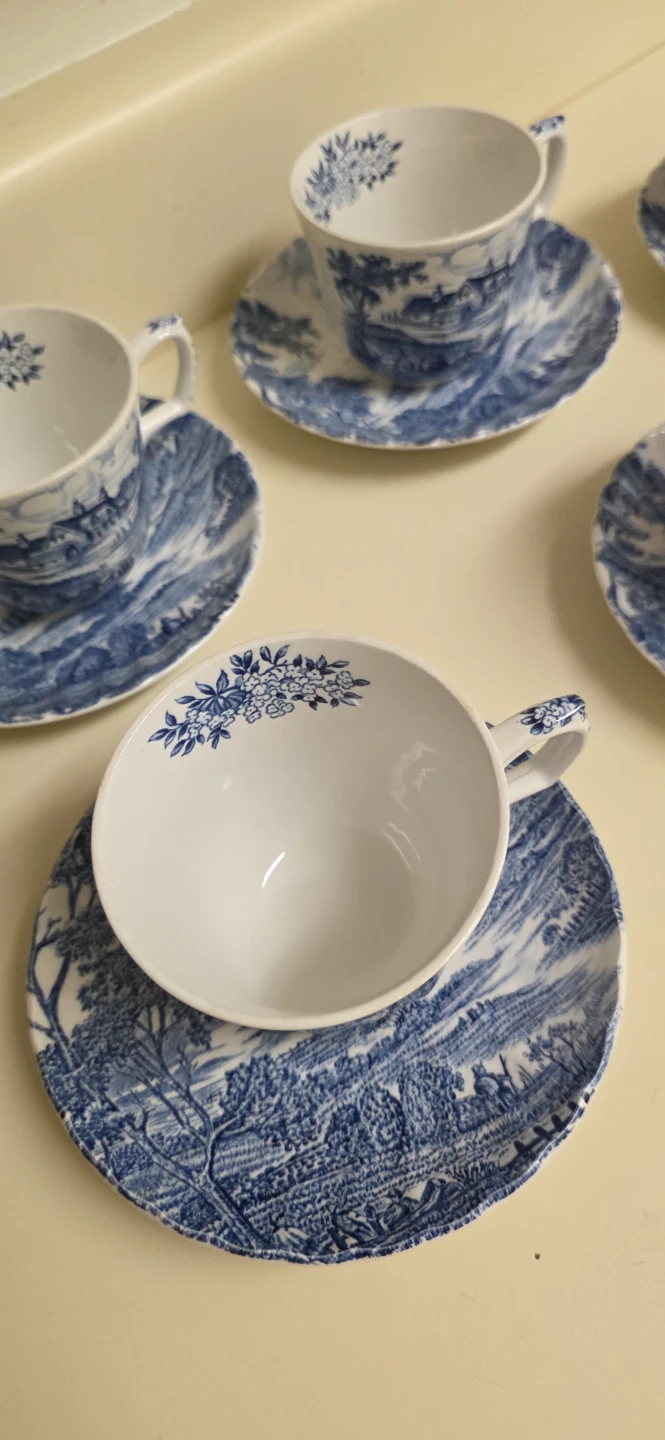 Vintage Blue Willow Teacup and Saucer Set with Creamer - photo 5