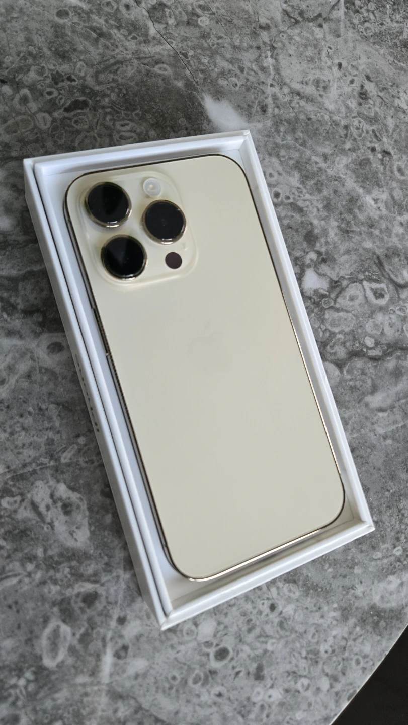 Gold Unlocked Iphone 14 Pro 256gb Mint Condition