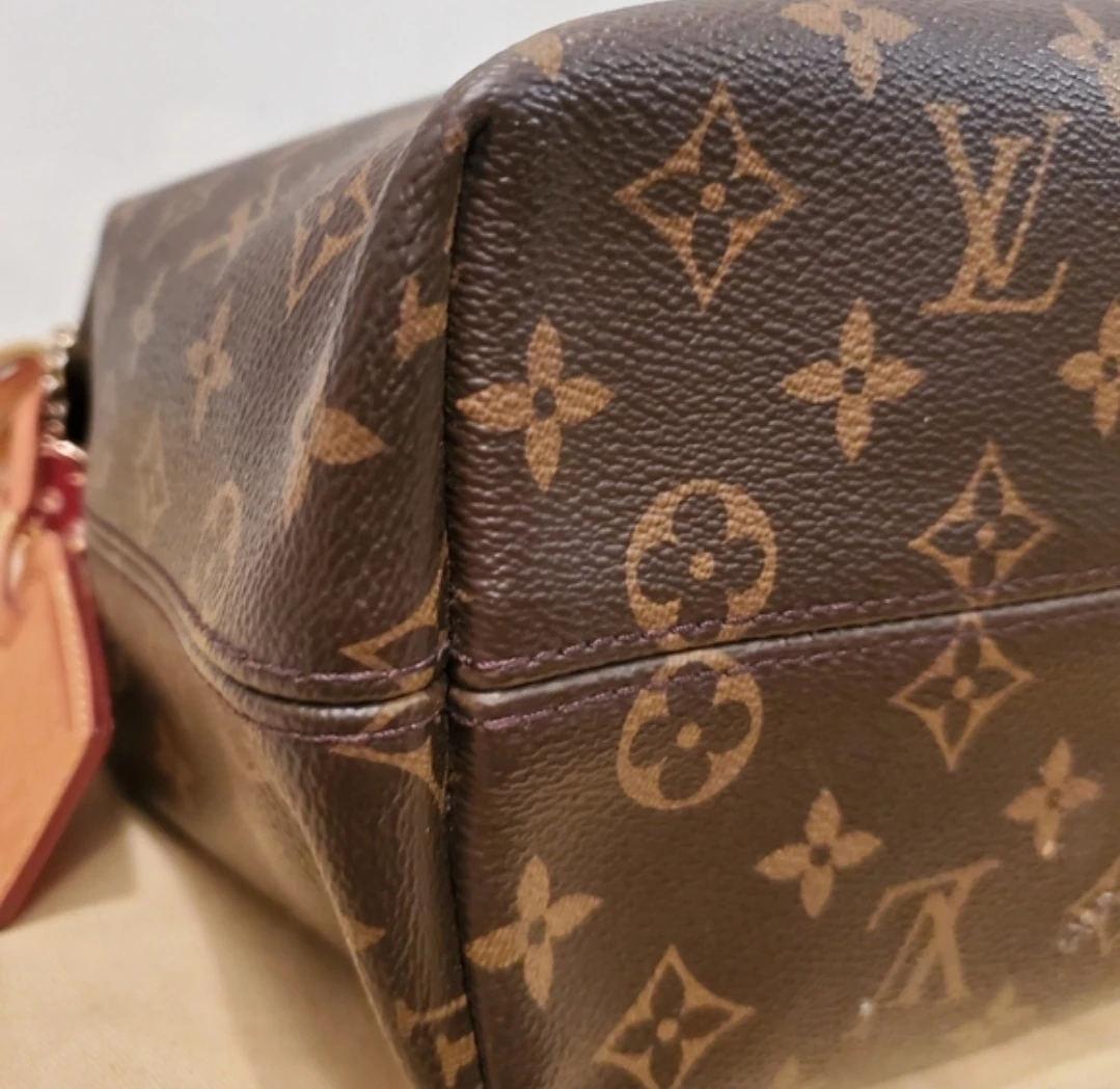 Authentic Louis Vuitton Monogram Graceful PM Bag - photo 4