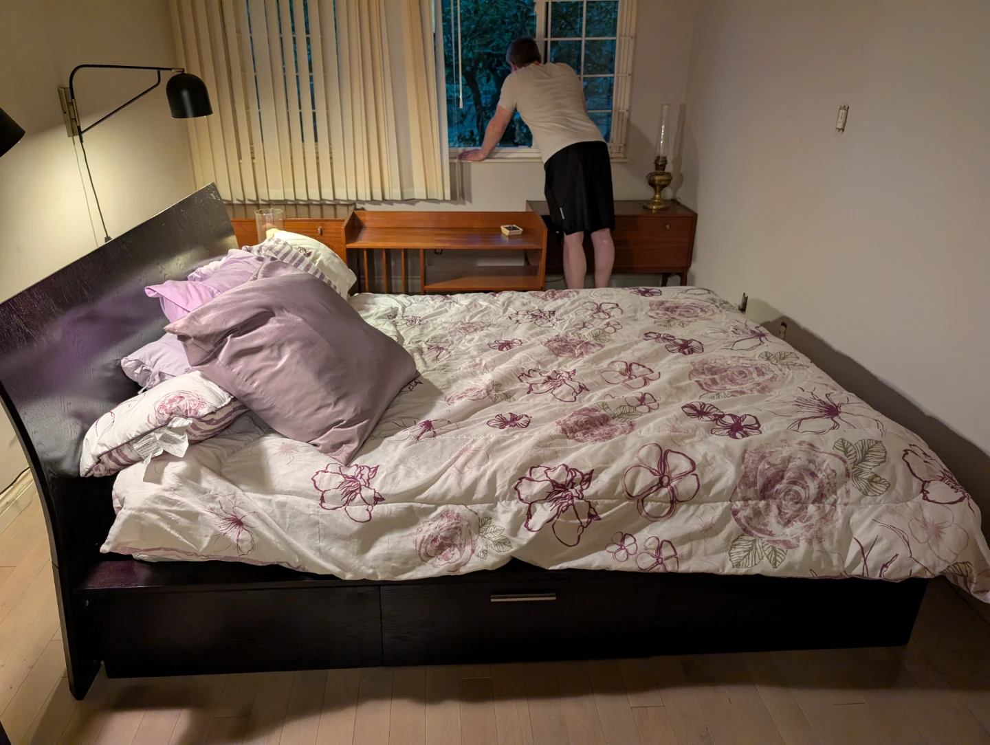 Dark Wood Platform Bed Frame with Drawers - photo 4