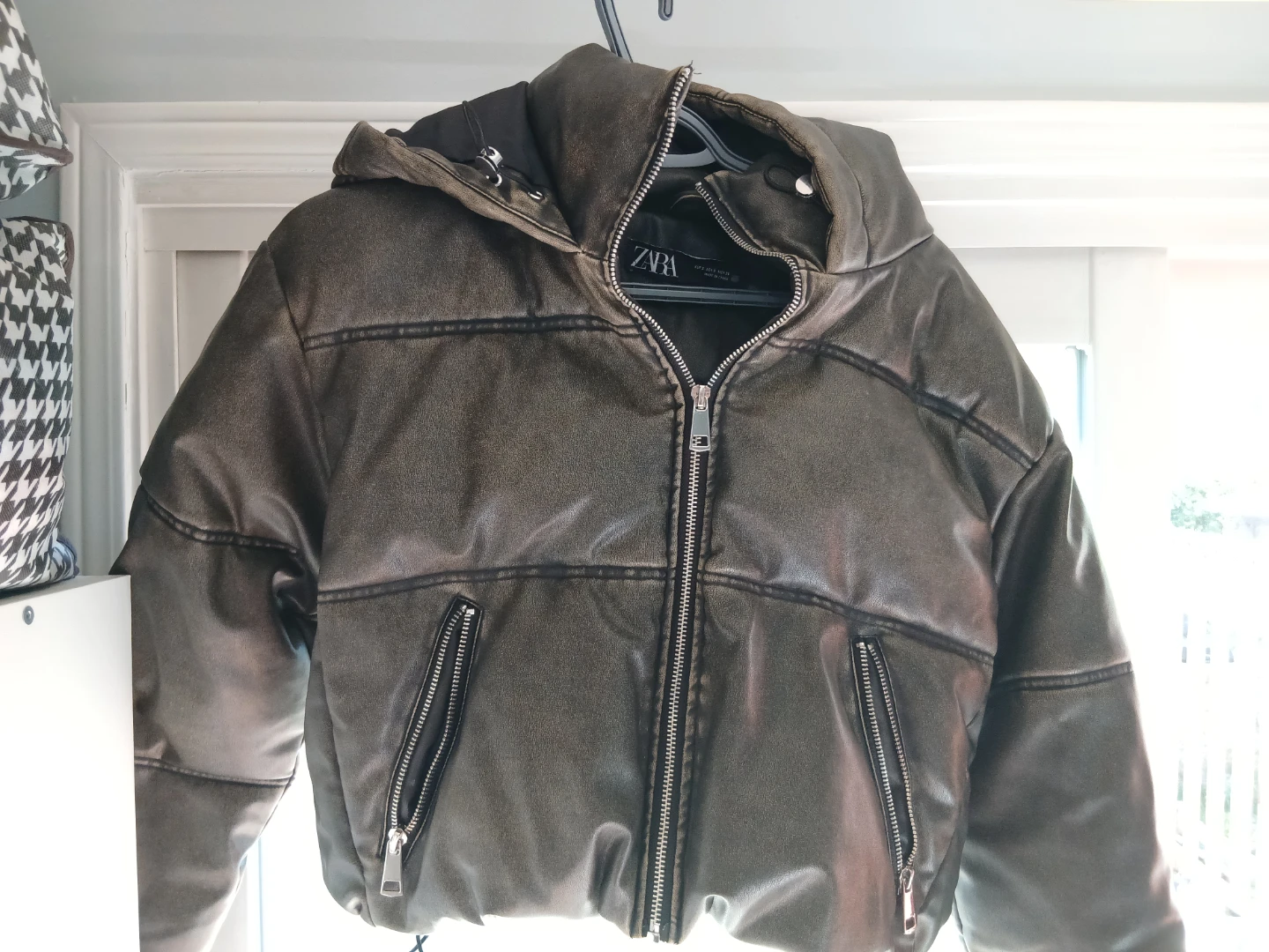 ZARA Puffer Jacket - Faux Leather - Women's Small
