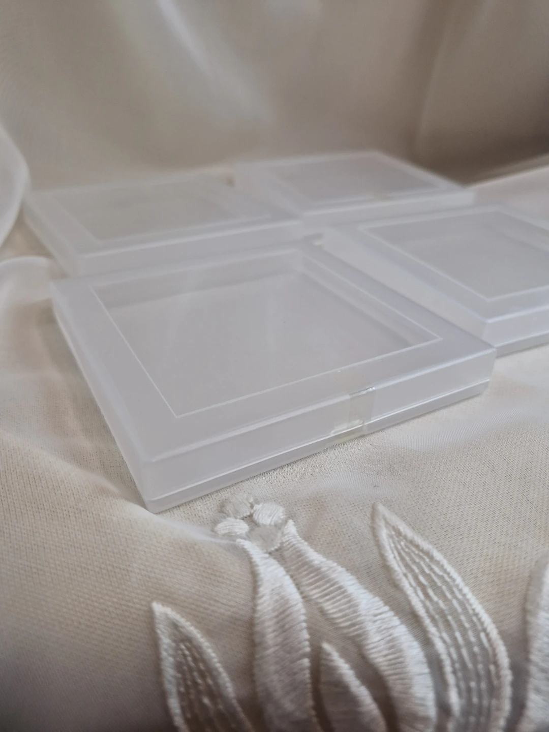 Lot of 4 Plastic Containers each are 4 1/4" x 4 1/4 x 3/4" - photo 3