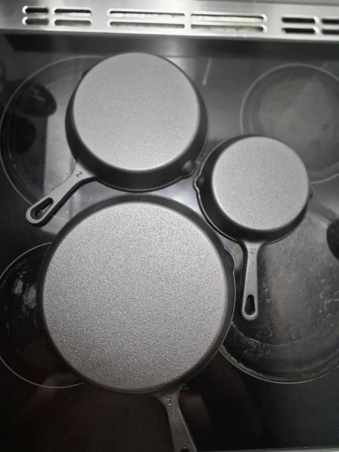 Set of 3 Cast Iron Frying Pans - photo 5